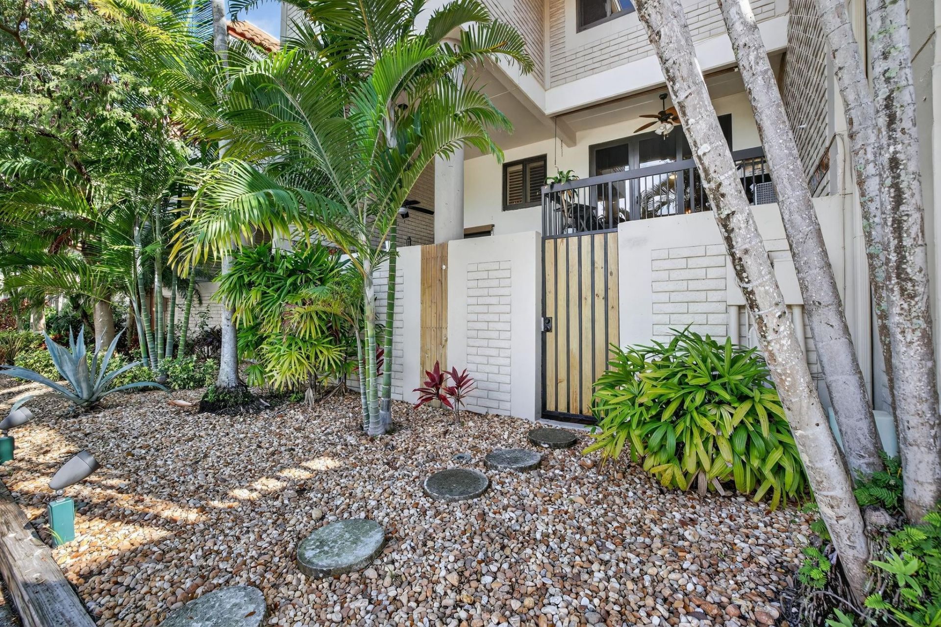 1401 NE 9th Street, Unit 13, Fort Lauderdale, FL 33304 Photo