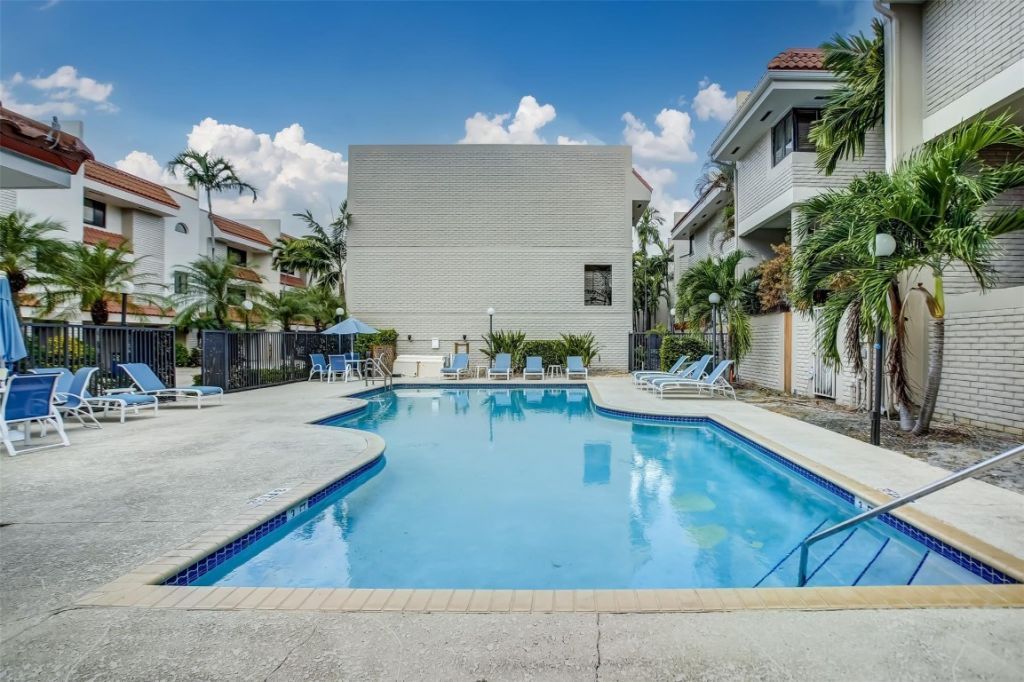 1401 NE 9th Street, Unit 13, Fort Lauderdale, FL 33304 Photo