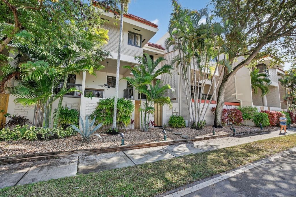 1401 NE 9th Street, Unit 13, Fort Lauderdale, FL 33304 Photo