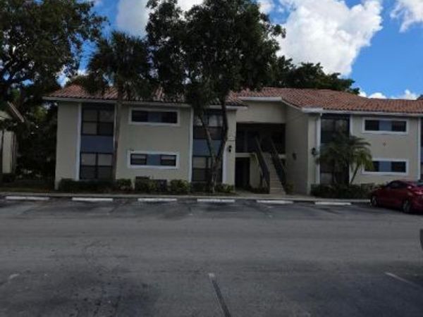 1542 Lake Crystal Drive, Unit H, West Palm Beach, FL 33411