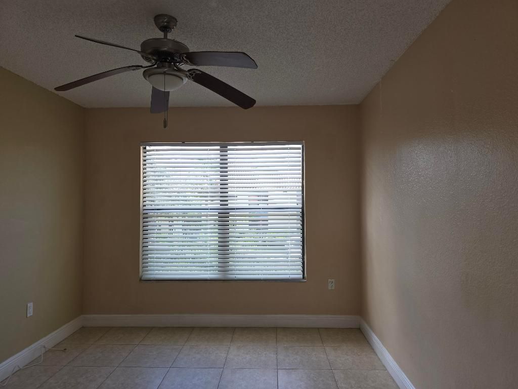 1542 Lake Crystal Drive, Unit H, West Palm Beach, FL 33411 Photo