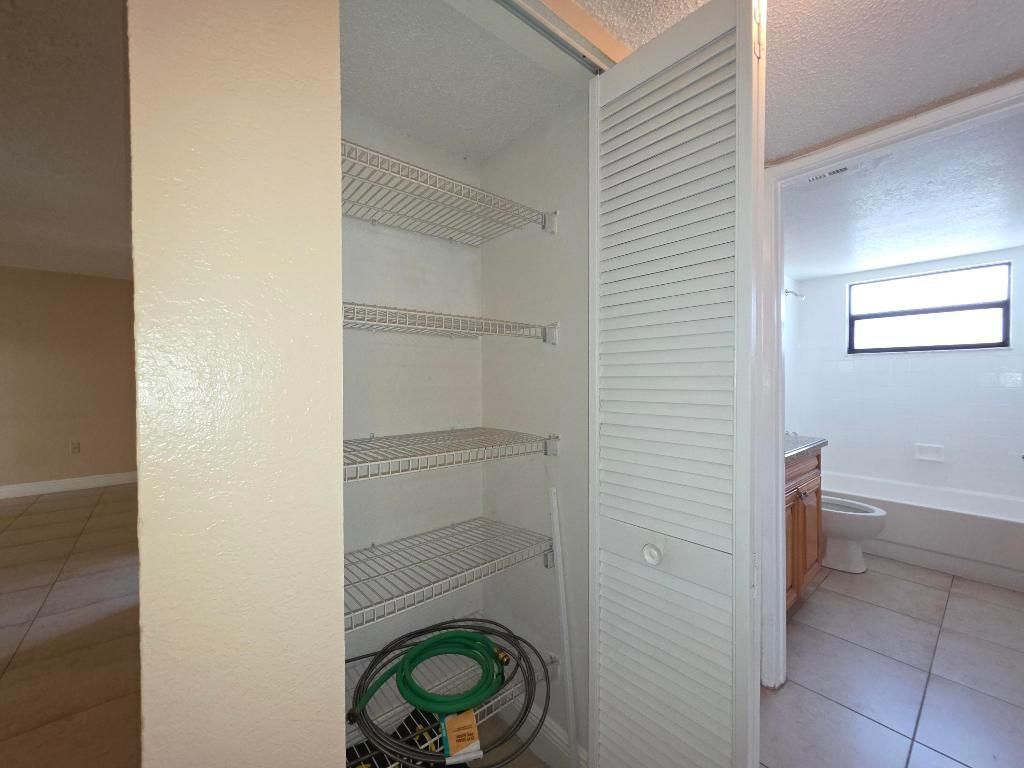 1542 Lake Crystal Drive, Unit H, West Palm Beach, FL 33411 Photo