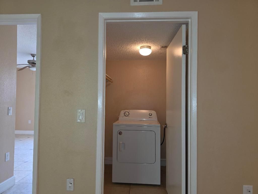 1542 Lake Crystal Drive, Unit H, West Palm Beach, FL 33411 Photo
