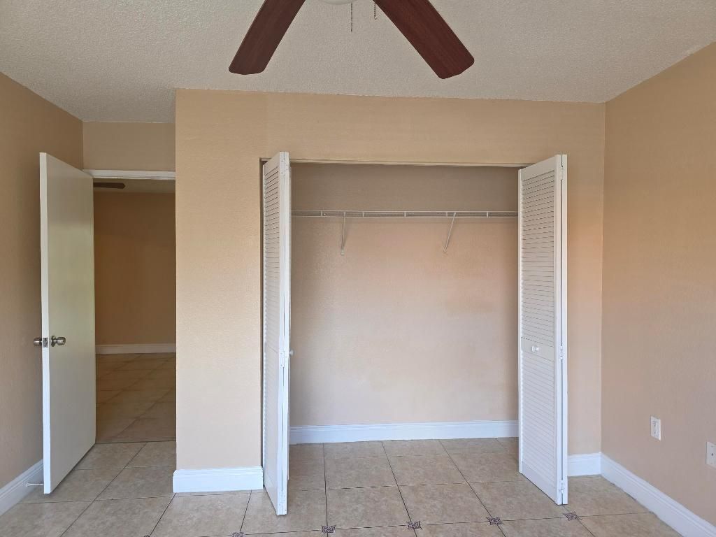 1542 Lake Crystal Drive, Unit H, West Palm Beach, FL 33411 Photo