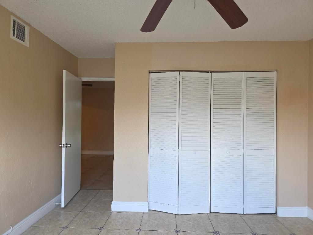 1542 Lake Crystal Drive, Unit H, West Palm Beach, FL 33411 Photo