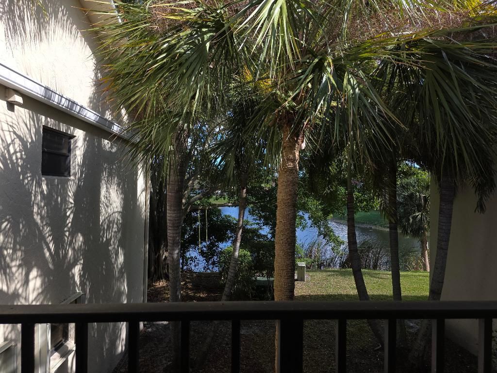 1542 Lake Crystal Drive, Unit H, West Palm Beach, FL 33411 Photo