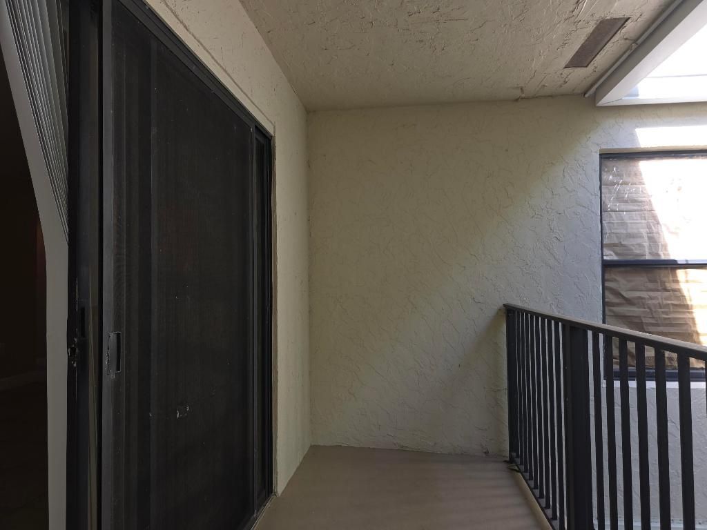 1542 Lake Crystal Drive, Unit H, West Palm Beach, FL 33411 Photo
