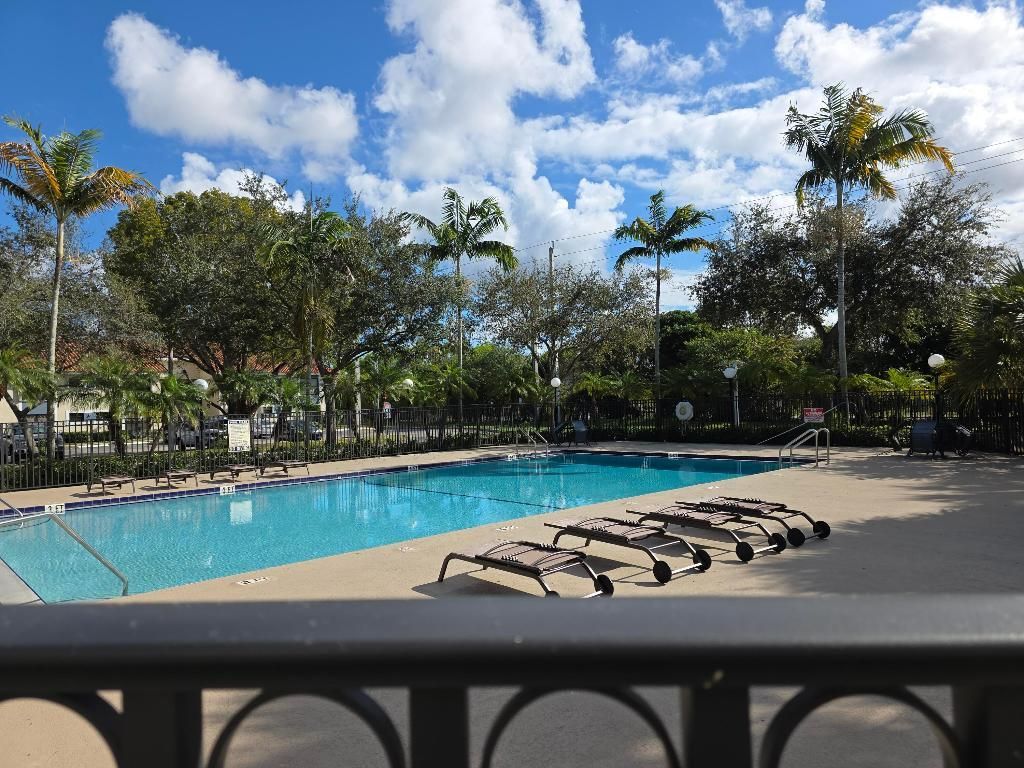 1542 Lake Crystal Drive, Unit H, West Palm Beach, FL 33411 Photo