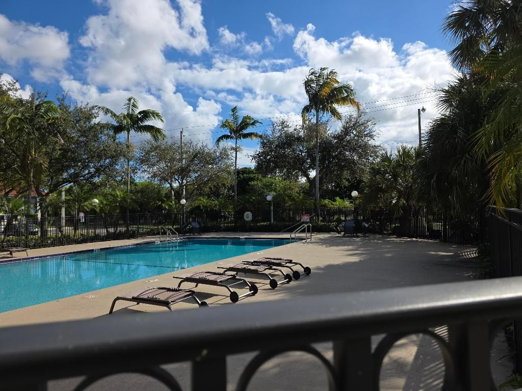 1542 Lake Crystal Drive, Unit H, West Palm Beach, FL 33411 Photo