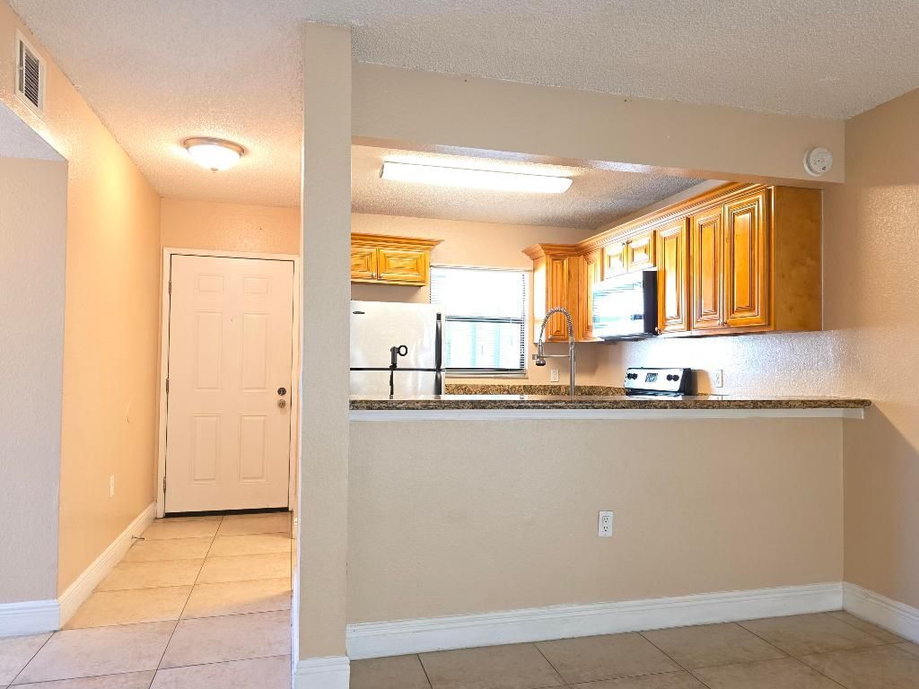 1542 Lake Crystal Drive, Unit H, West Palm Beach, FL 33411 Photo