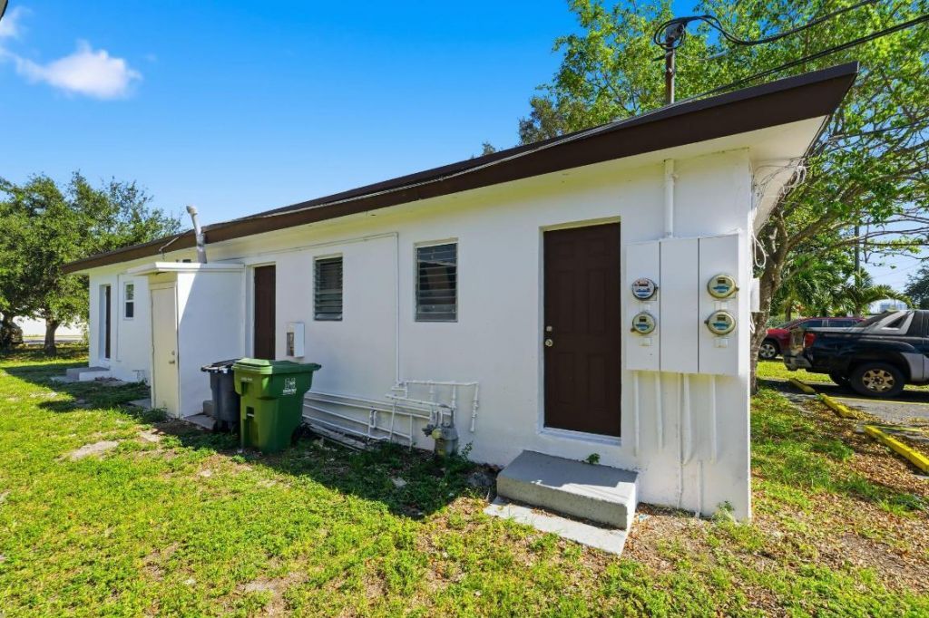 406 NW 7th Court, Unit 1-4, Hallandale Beach, FL 33009 Photo