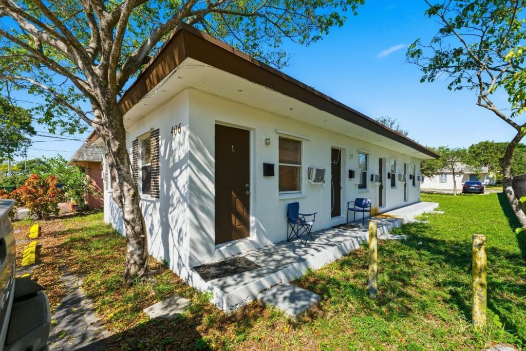 406 NW 7th Court, Unit 1-4, Hallandale Beach, FL 33009 Photo