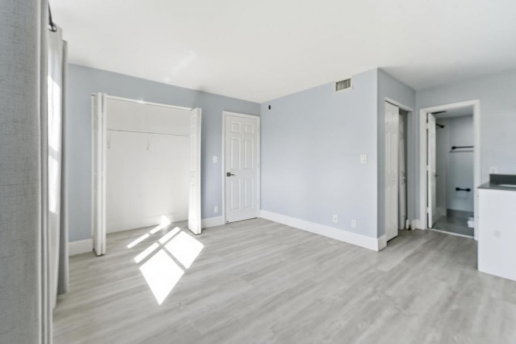 11477 NW 39th Court, Unit 203, Coral Springs, FL 33065 Photo