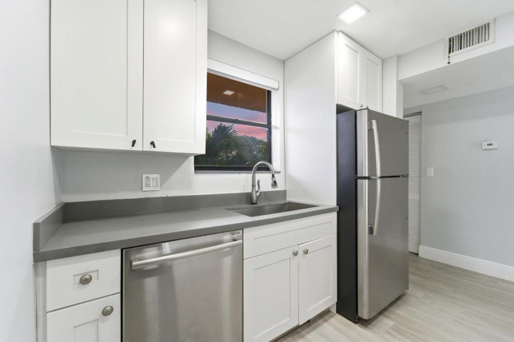 11477 NW 39th Court, Unit 203, Coral Springs, FL 33065 Photo