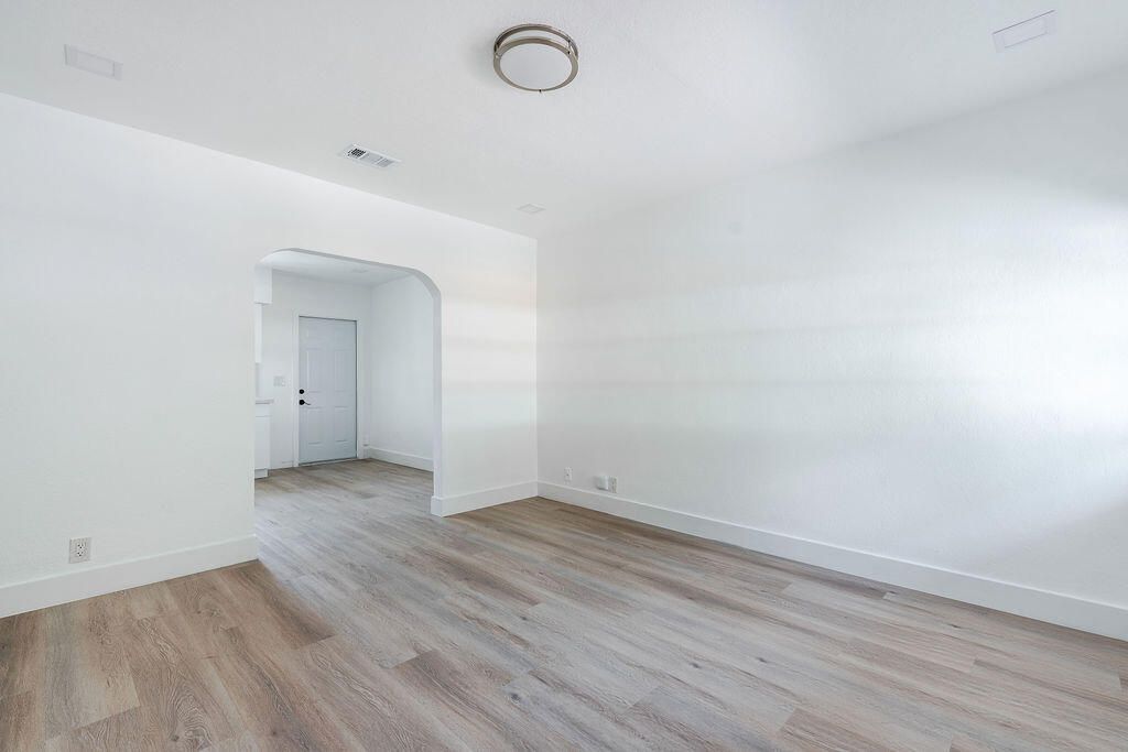 323 NW 21st Avenue, Miami, FL 33125 Photo