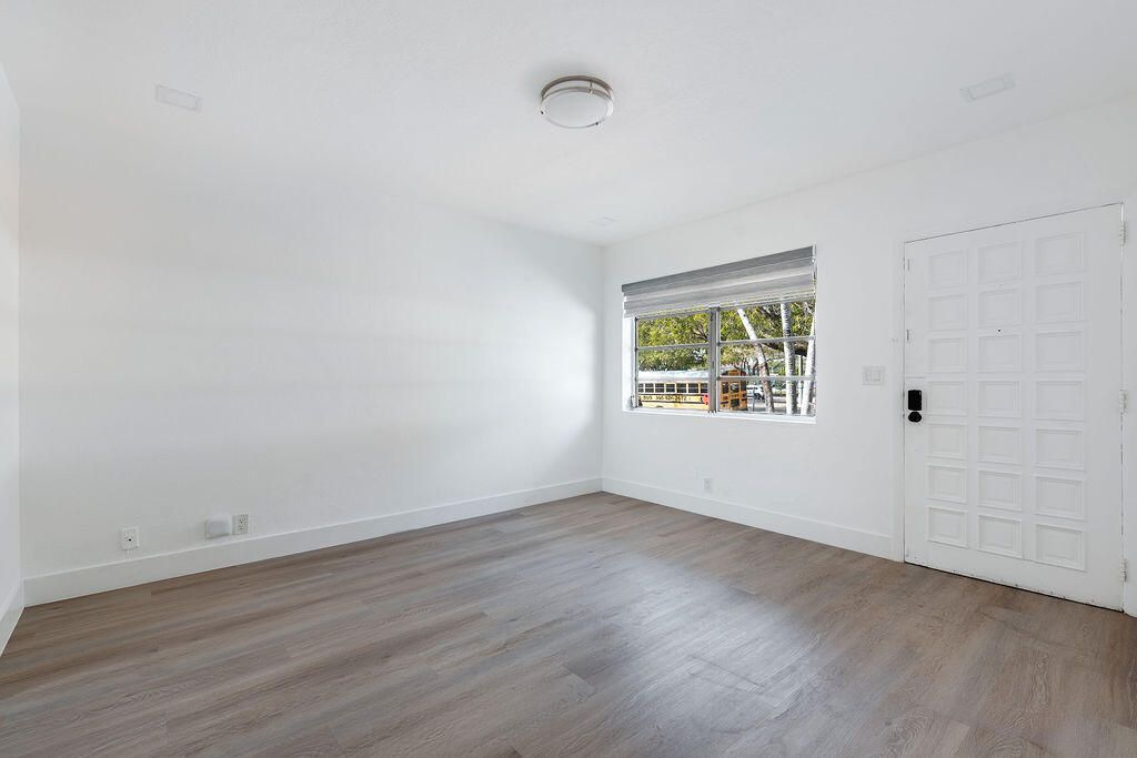 323 NW 21st Avenue, Miami, FL 33125 Photo