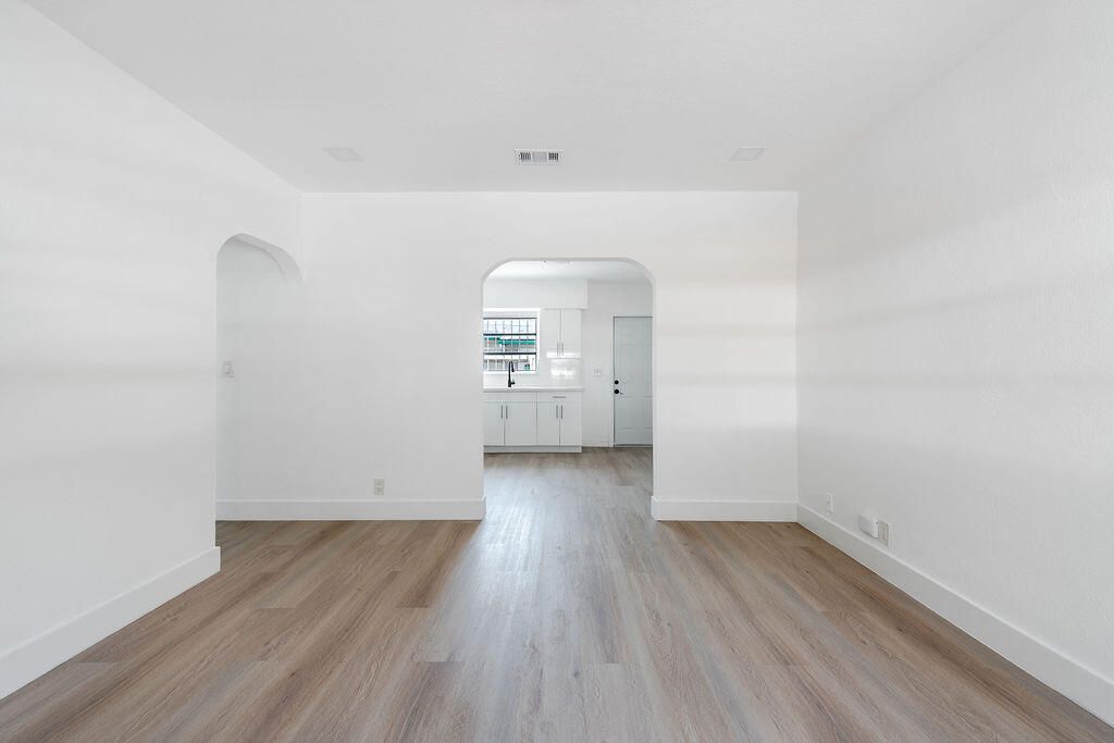 323 NW 21st Avenue, Miami, FL 33125 Photo