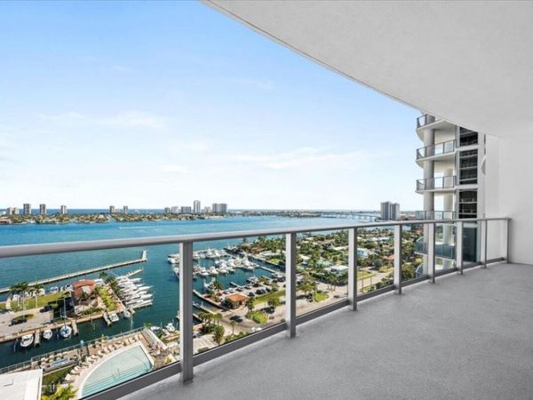 220 Lake Shore Drive, Unit 1706, Lake Park, FL 33403
