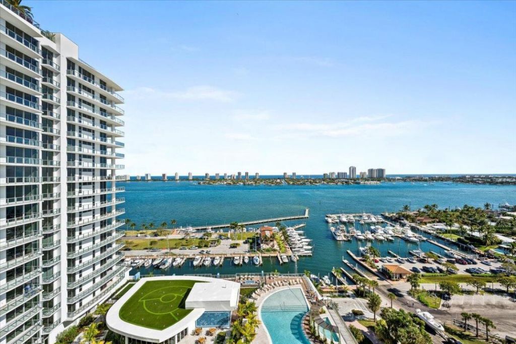 220 Lake Shore Drive, Unit 1706, Lake Park, FL 33403 Photo