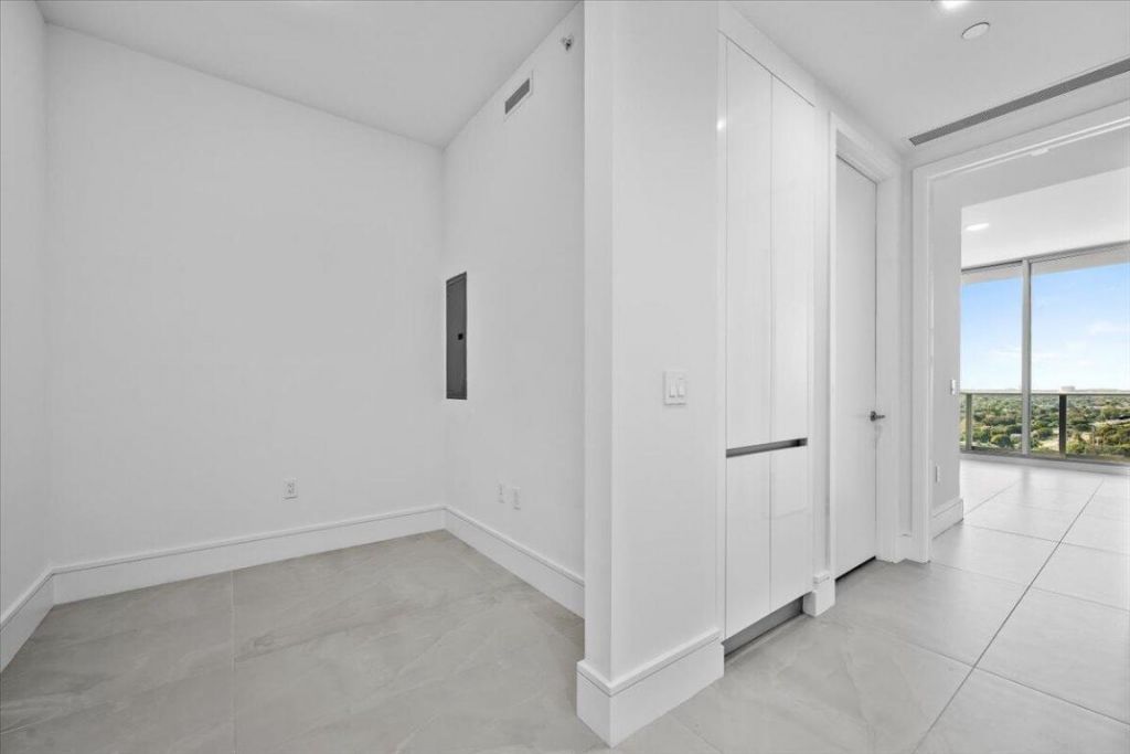 220 Lake Shore Drive, Unit 1706, Lake Park, FL 33403 Photo
