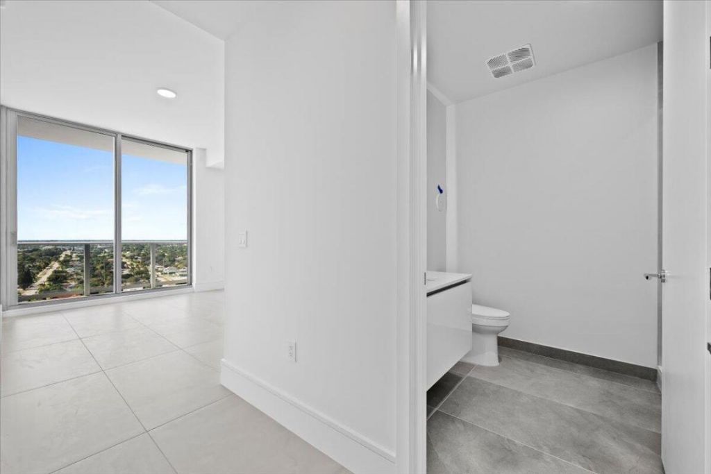 220 Lake Shore Drive, Unit 1706, Lake Park, FL 33403 Photo