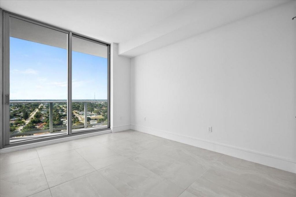 220 Lake Shore Drive, Unit 1706, Lake Park, FL 33403 Photo