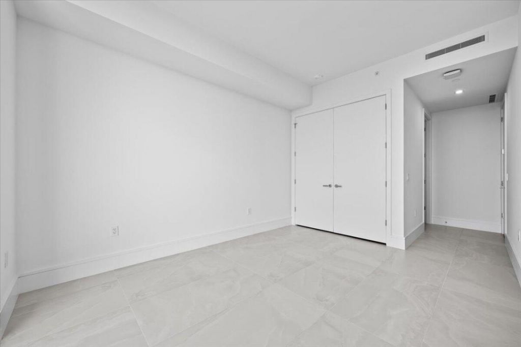 220 Lake Shore Drive, Unit 1706, Lake Park, FL 33403 Photo