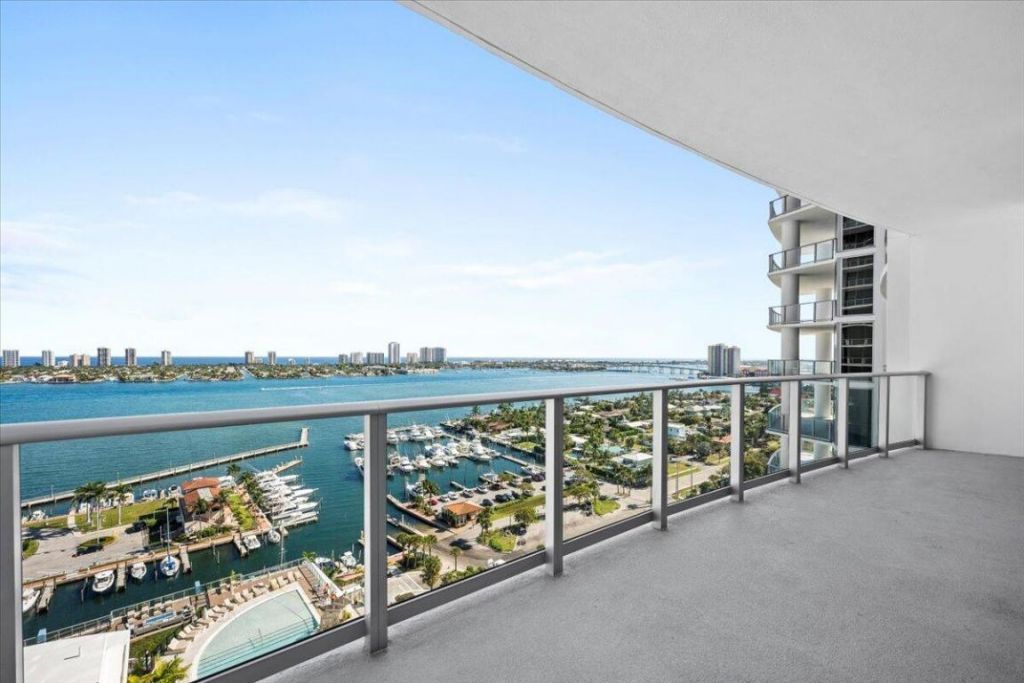 220 Lake Shore Drive, Unit 1706, Lake Park, FL 33403 Photo