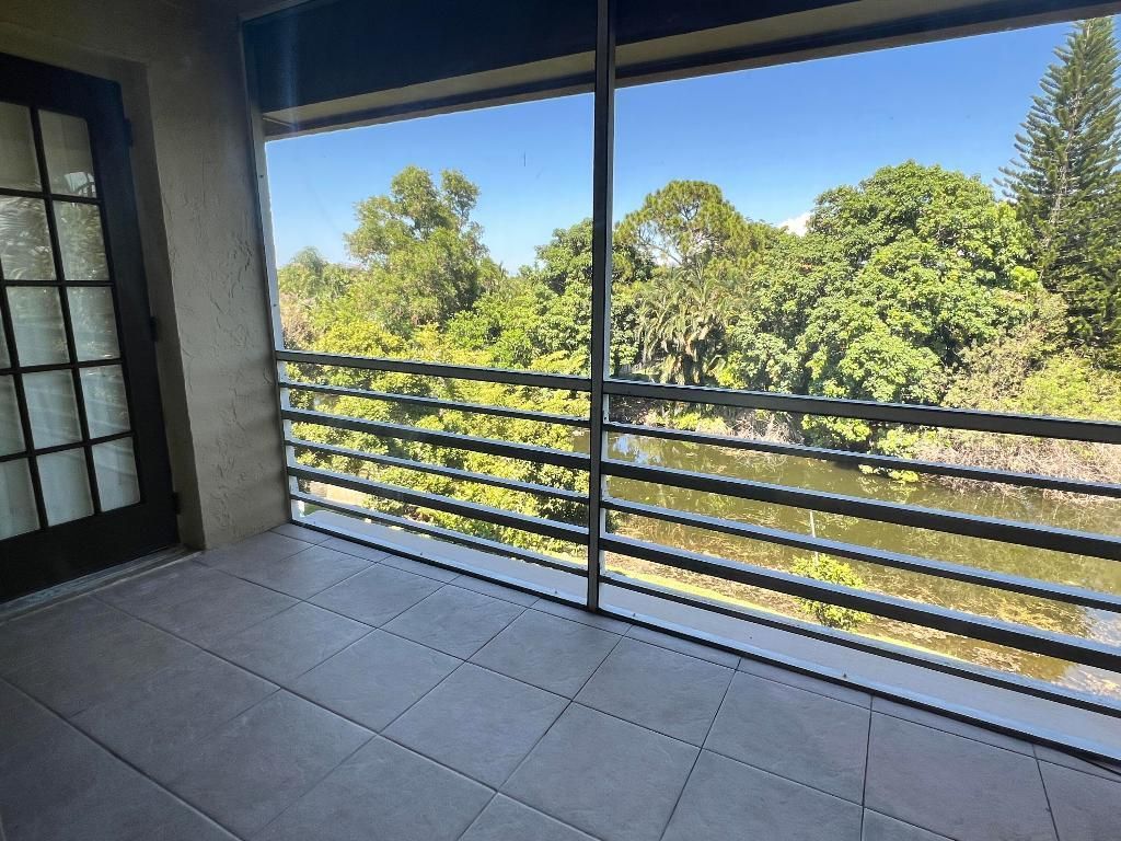 120 Sparrow Drive, Unit 302, Royal Palm Beach, FL 33411 Photo