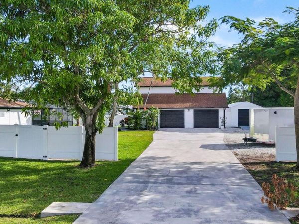 1665 SE Harp Lane, Port St. Lucie, FL 34983