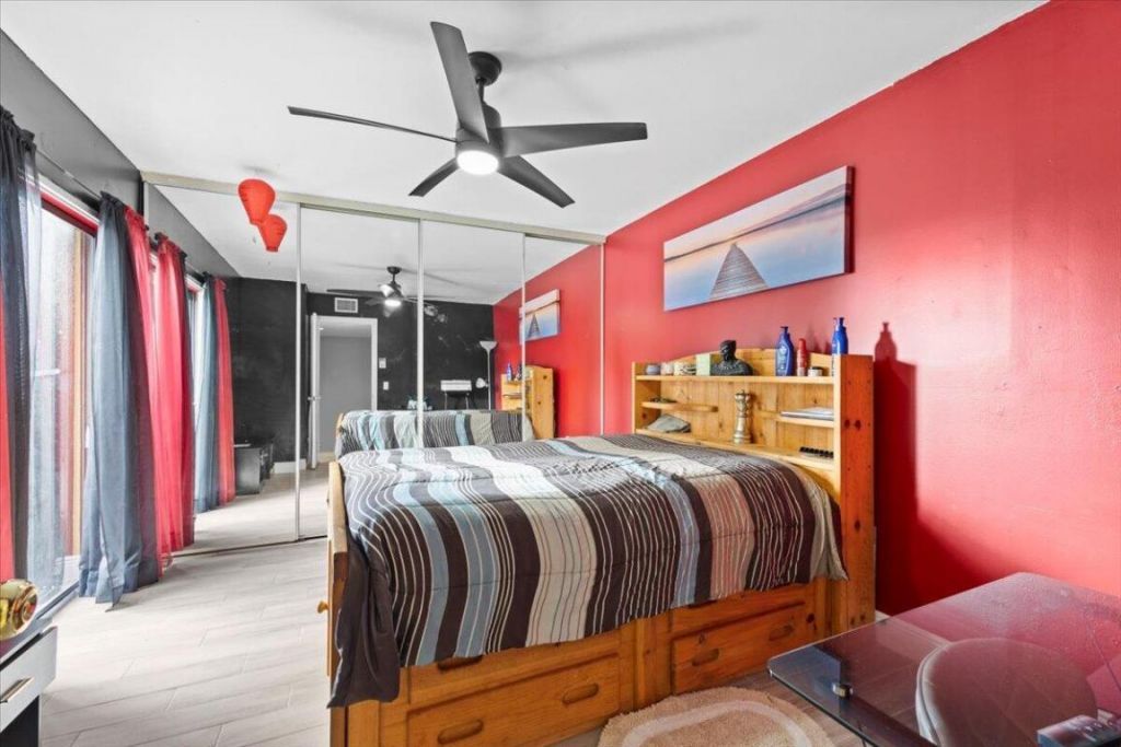 2704 27th Way, West Palm Beach, FL 33407 Photo