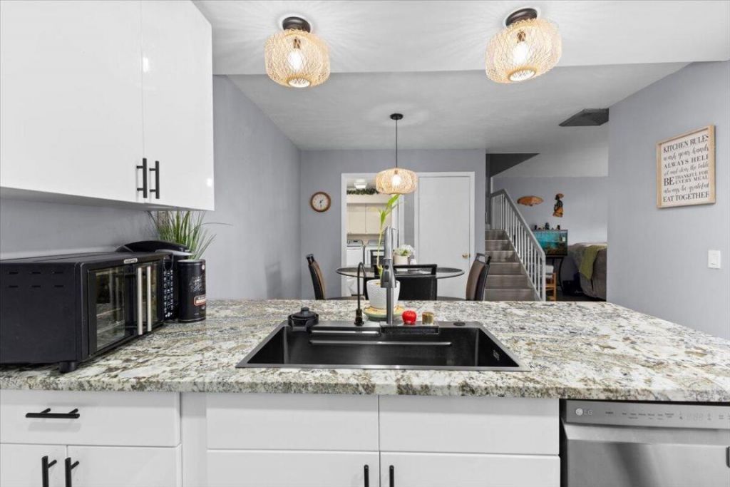 2704 27th Way, West Palm Beach, FL 33407 Photo