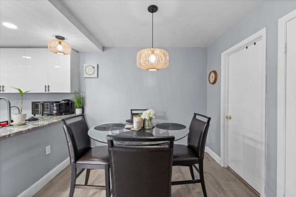 2704 27th Way, West Palm Beach, FL 33407 Photo