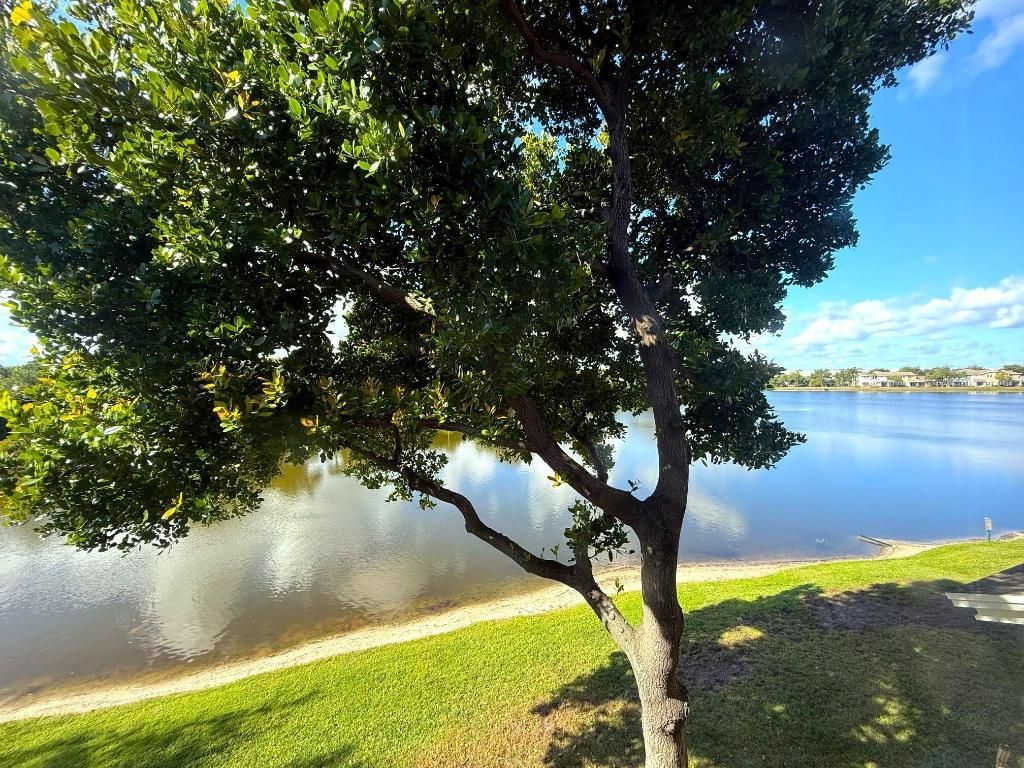 685 Pacific Grove Drive, Unit 2, West Palm Beach, FL 33401 Photo