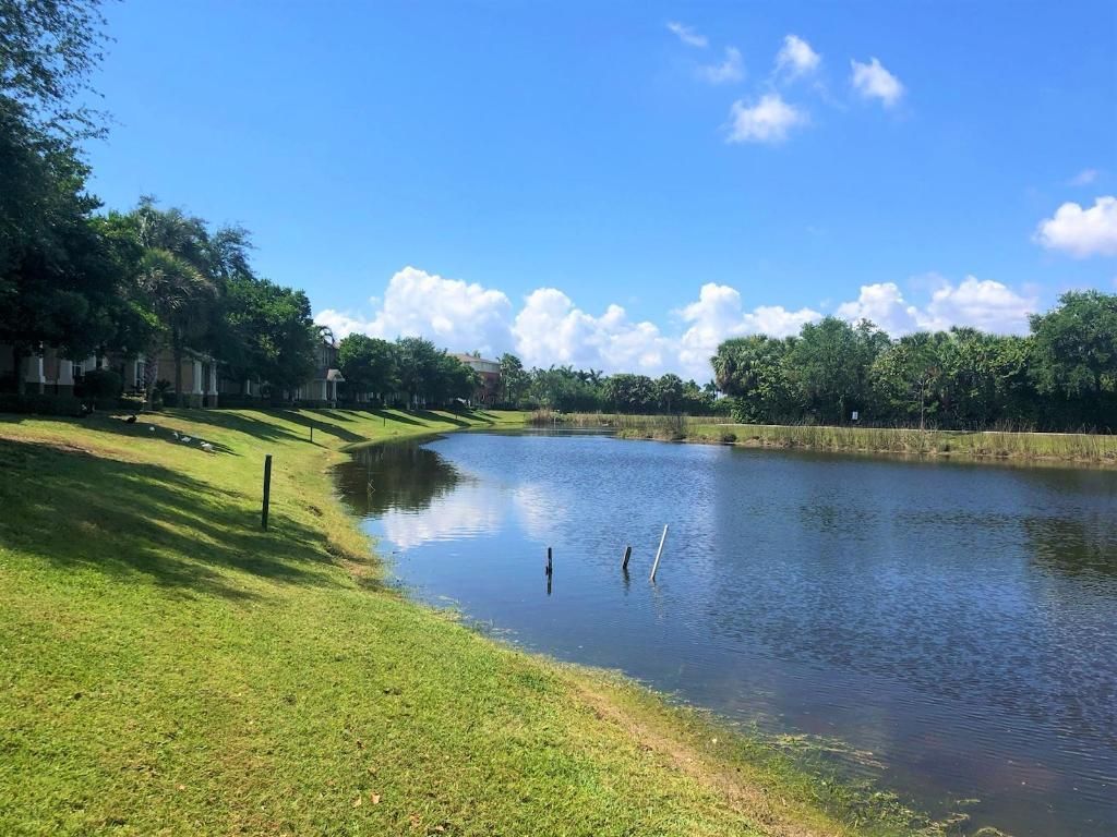 685 Pacific Grove Drive, Unit 2, West Palm Beach, FL 33401 Photo