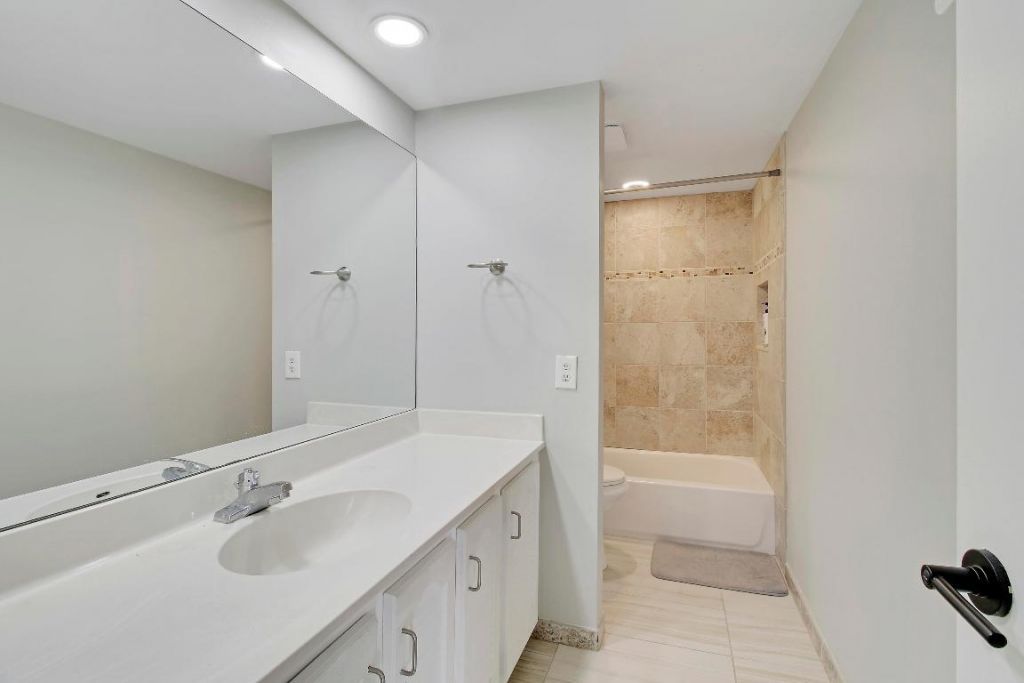 110 N Delaware Boulevard, Unit 9c, Jupiter, FL 33458 Photo