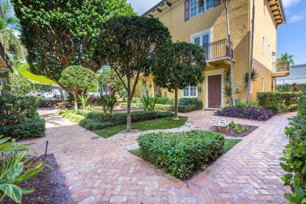 72 SE 6th Avenue, Unit H, Delray Beach, FL 33483 Photo