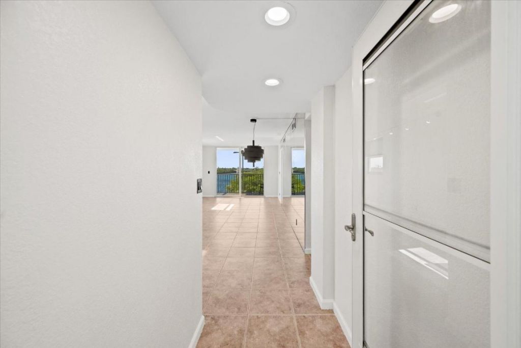 689 NE 6th Court, Unit 4010, Boynton Beach, FL 33435 Photo