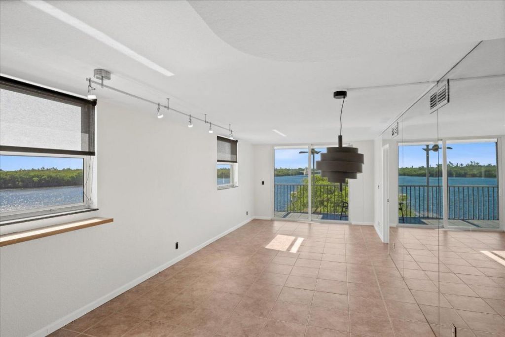 689 NE 6th Court, Unit 4010, Boynton Beach, FL 33435 Photo