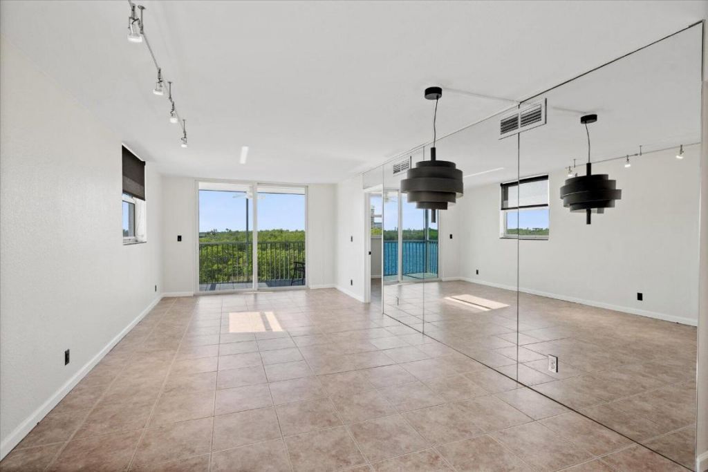 689 NE 6th Court, Unit 4010, Boynton Beach, FL 33435 Photo