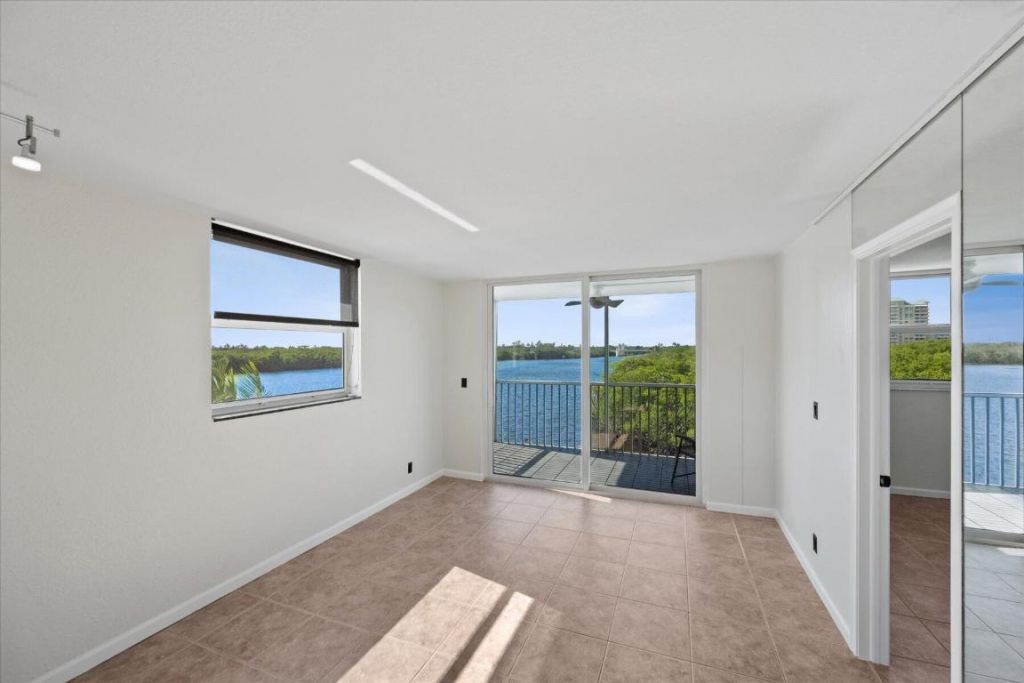 689 NE 6th Court, Unit 4010, Boynton Beach, FL 33435 Photo