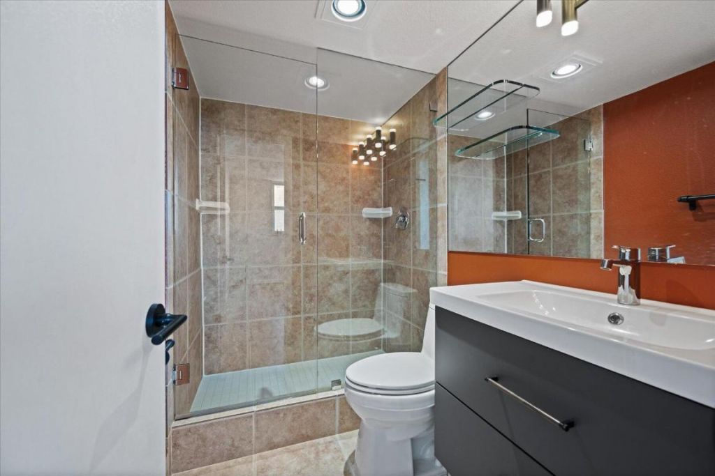 689 NE 6th Court, Unit 4010, Boynton Beach, FL 33435 Photo