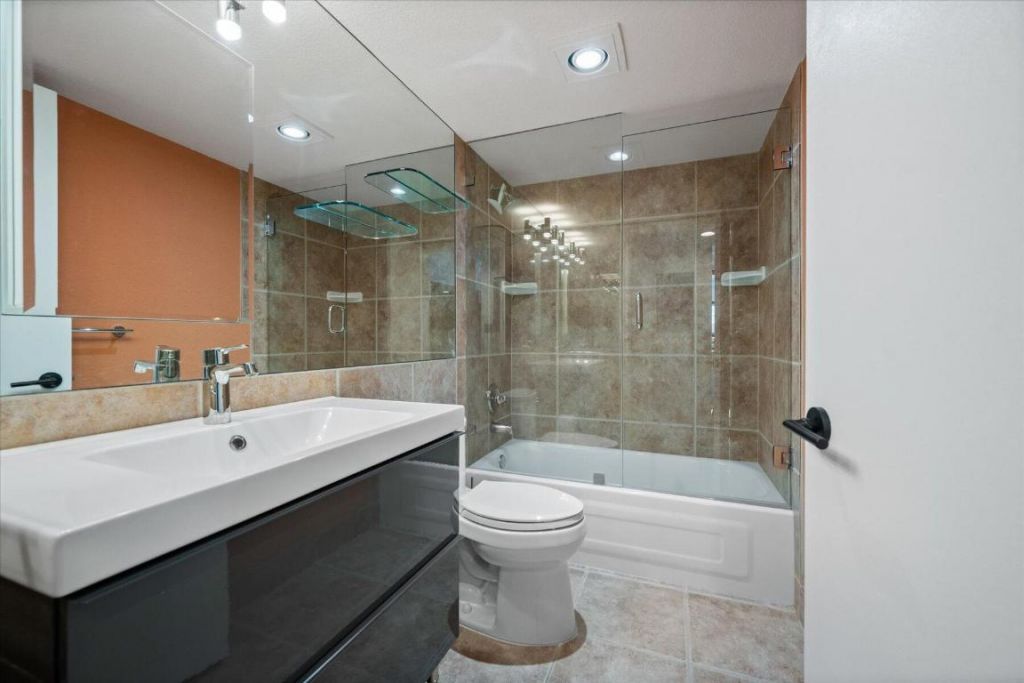 689 NE 6th Court, Unit 4010, Boynton Beach, FL 33435 Photo