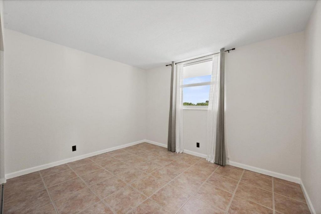 689 NE 6th Court, Unit 4010, Boynton Beach, FL 33435 Photo