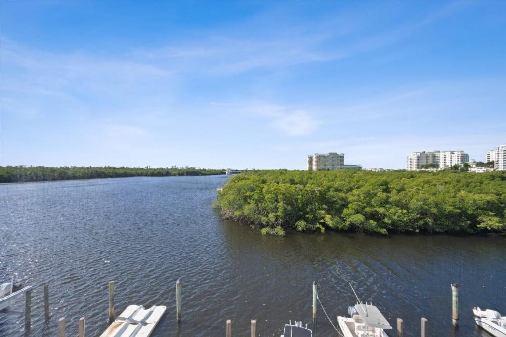 689 NE 6th Court, Unit 4010, Boynton Beach, FL 33435 Photo