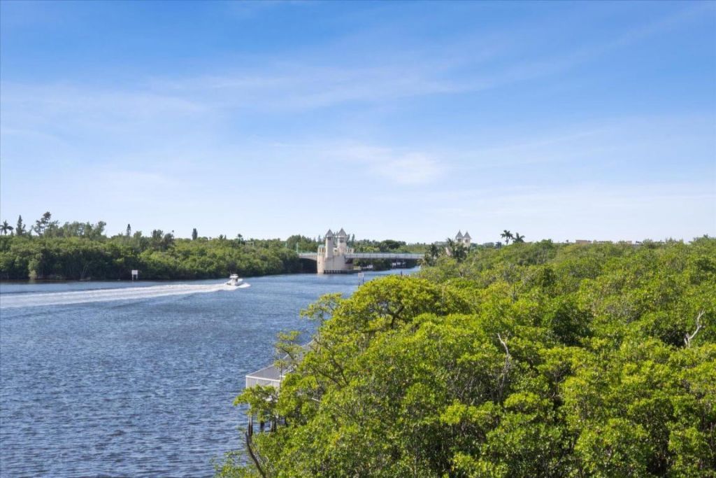 689 NE 6th Court, Unit 4010, Boynton Beach, FL 33435 Photo