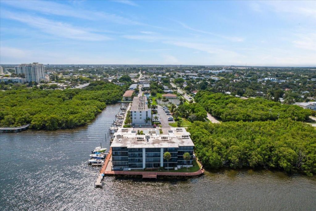 689 NE 6th Court, Unit 4010, Boynton Beach, FL 33435 Photo