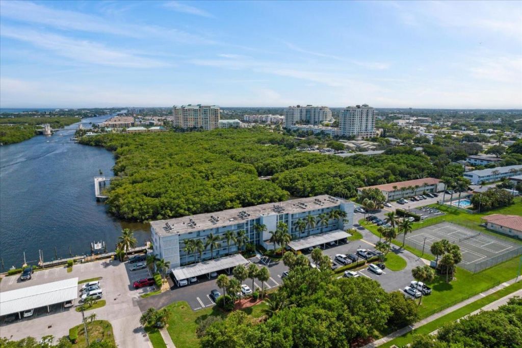 689 NE 6th Court, Unit 4010, Boynton Beach, FL 33435 Photo