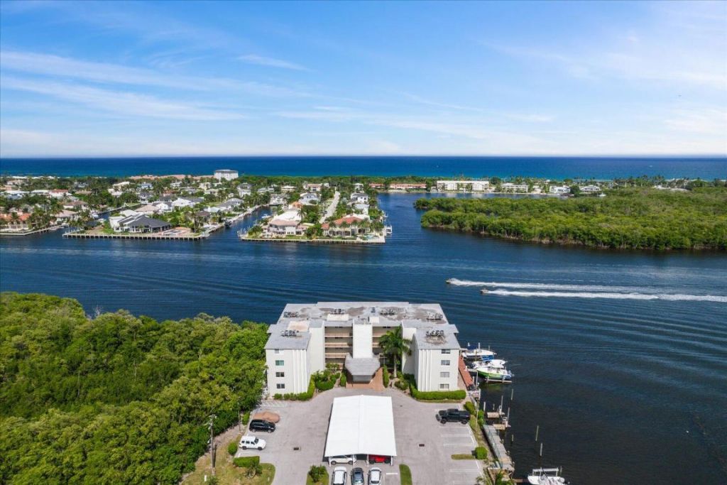 689 NE 6th Court, Unit 4010, Boynton Beach, FL 33435 Photo