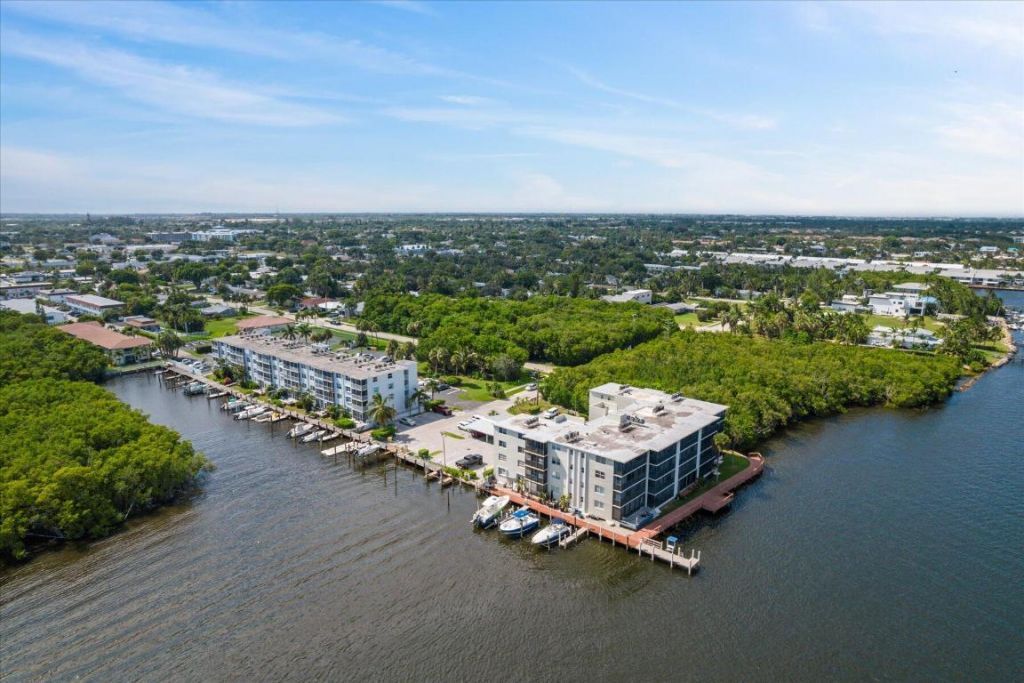 689 NE 6th Court, Unit 4010, Boynton Beach, FL 33435 Photo